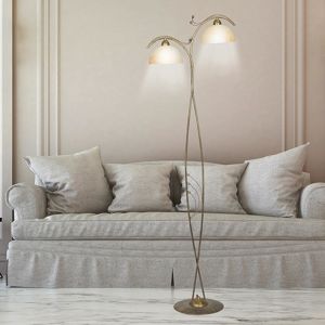 Klasické lampy,vybavenie a dekorácie bytu